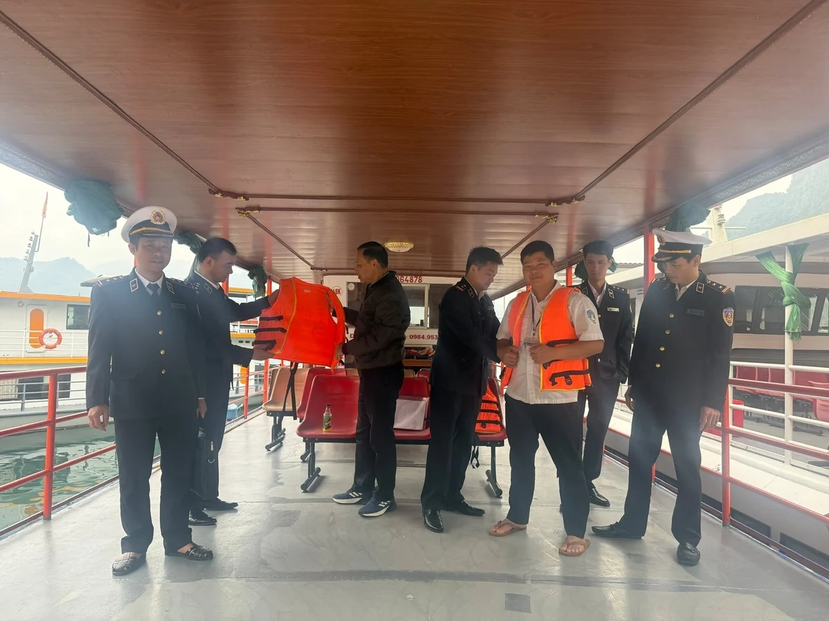 Tăng cường tuyên truyền, phổ biến pháp luật an toàn giao thông đường thủy